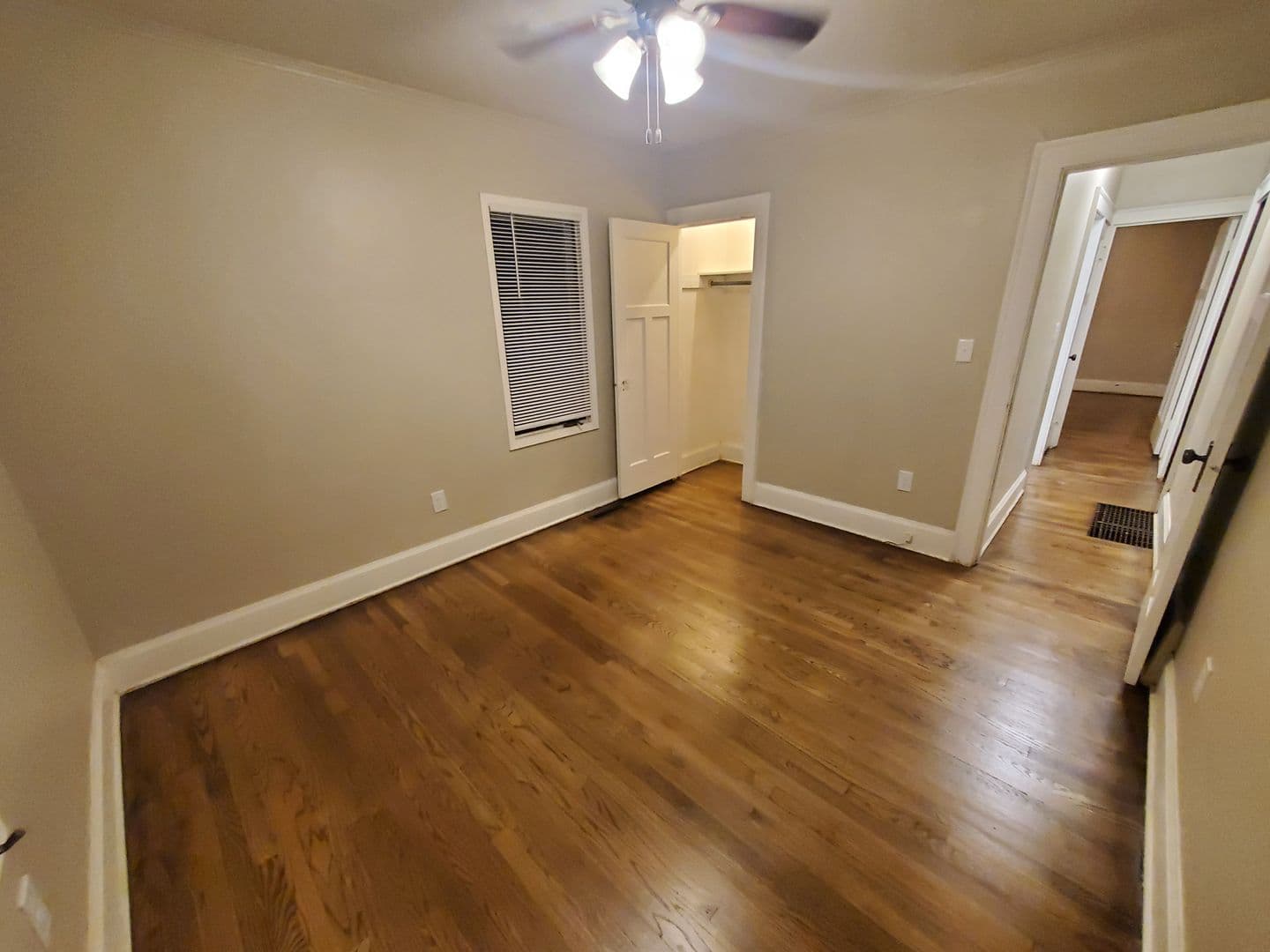 Des Moines House: 2726 Des Moines Street