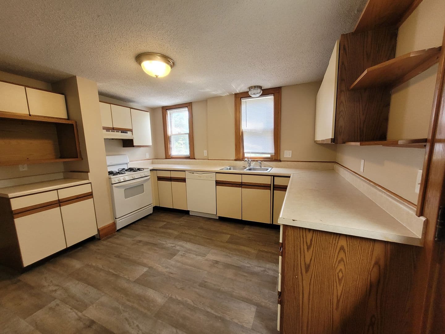 Des Moines Apartment: 757-759 17th Street