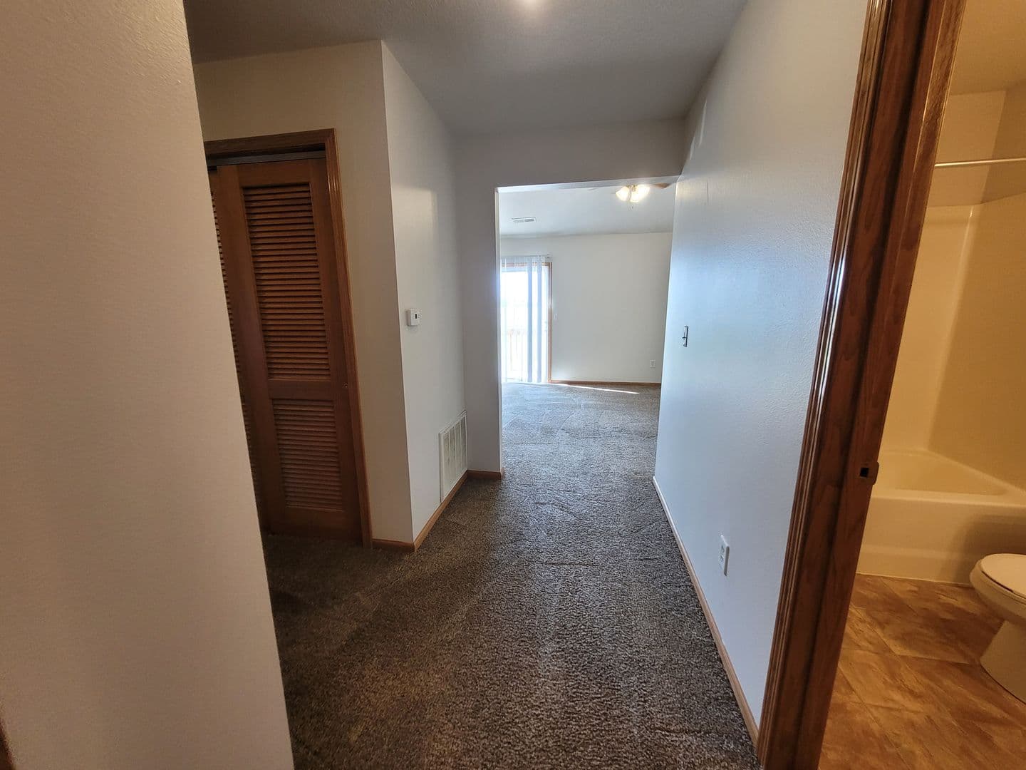 Bondurant Apartment: 906 Washington Avenue Southeast