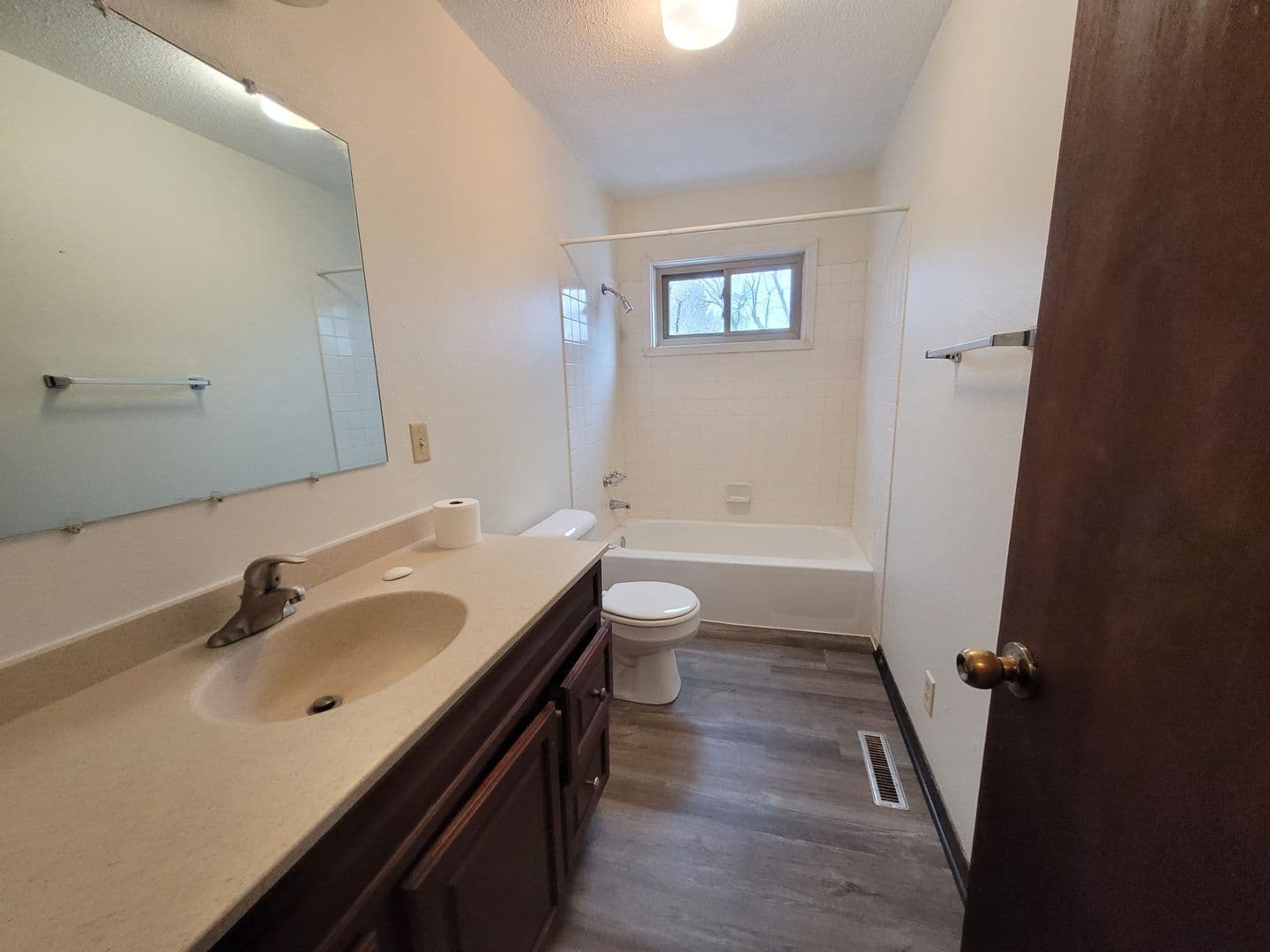 Des Moines Apartment: 3810-3812 SW 3rd Street