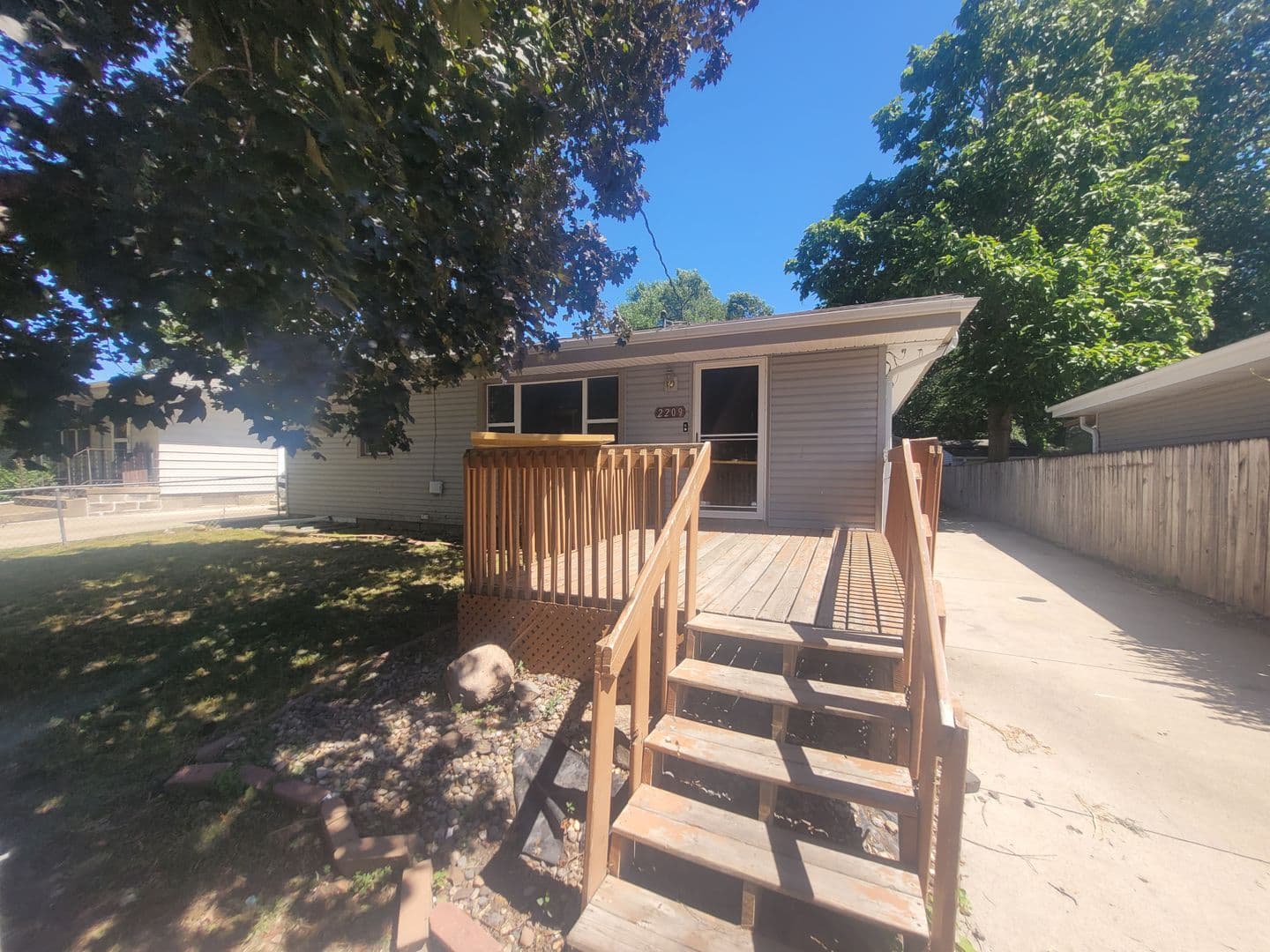 Des Moines House: 2209 East 40th Street