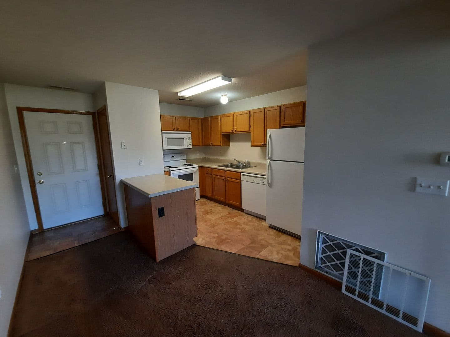 Bondurant Apartment: 906 Washington Avenue Southeast