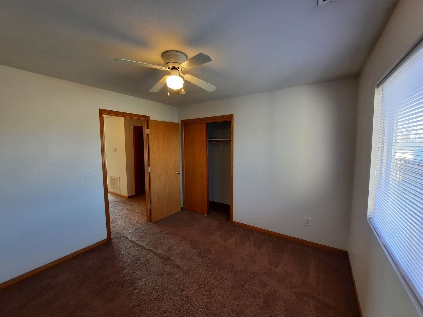 Bondurant Apartment: 906 Washington Avenue Southeast