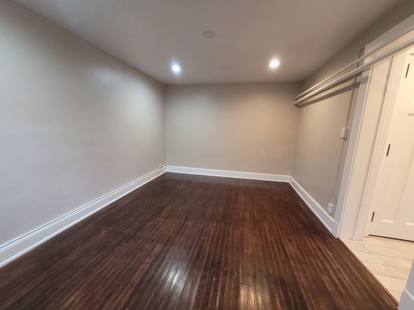 Des Moines Apartment: 1534 Woodland Avenue #B1