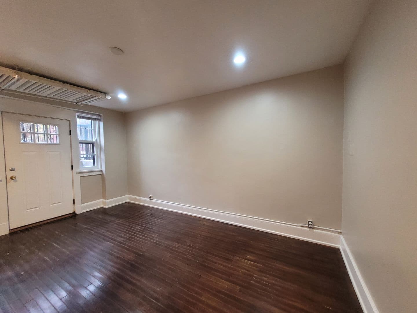 Des Moines Apartment: 1534 Woodland Avenue #B1