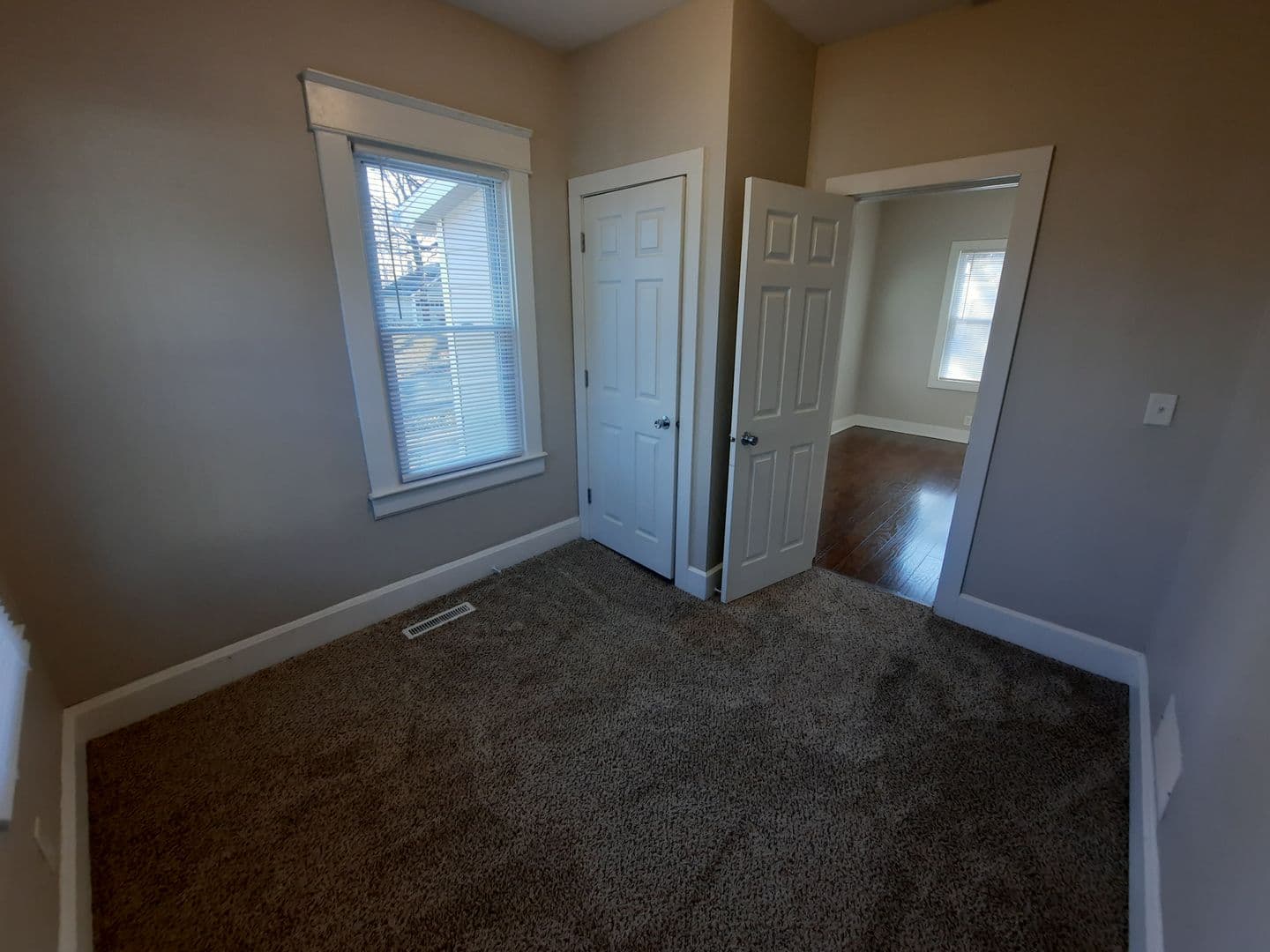 Des Moines House: 3814 8th Place