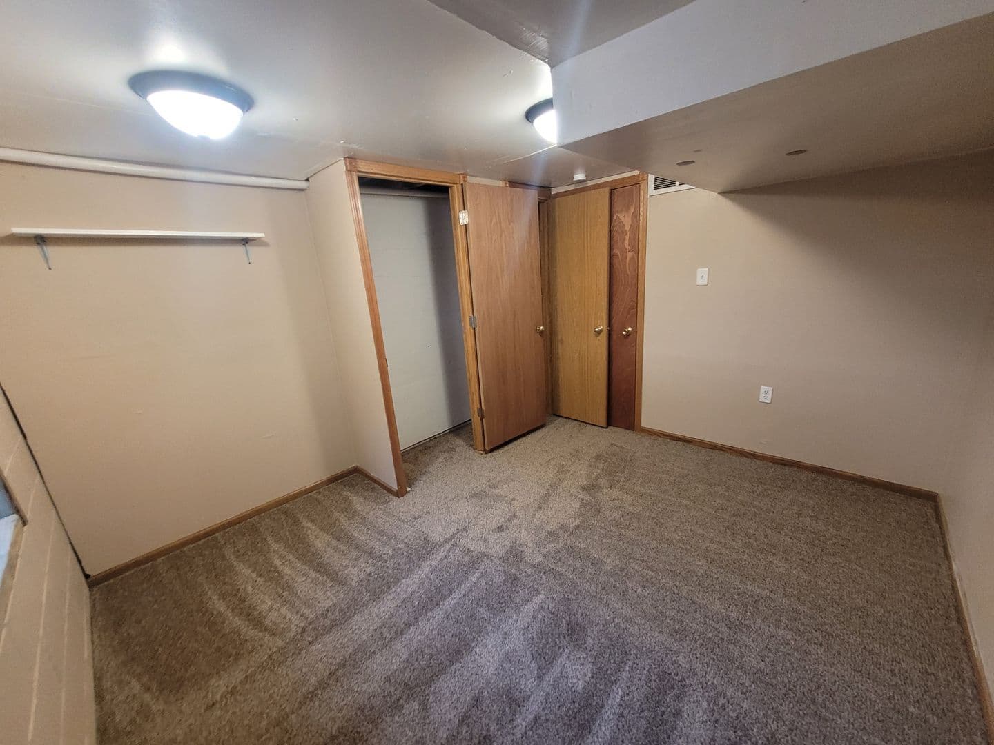 Des Moines House: 2209 East 40th Street