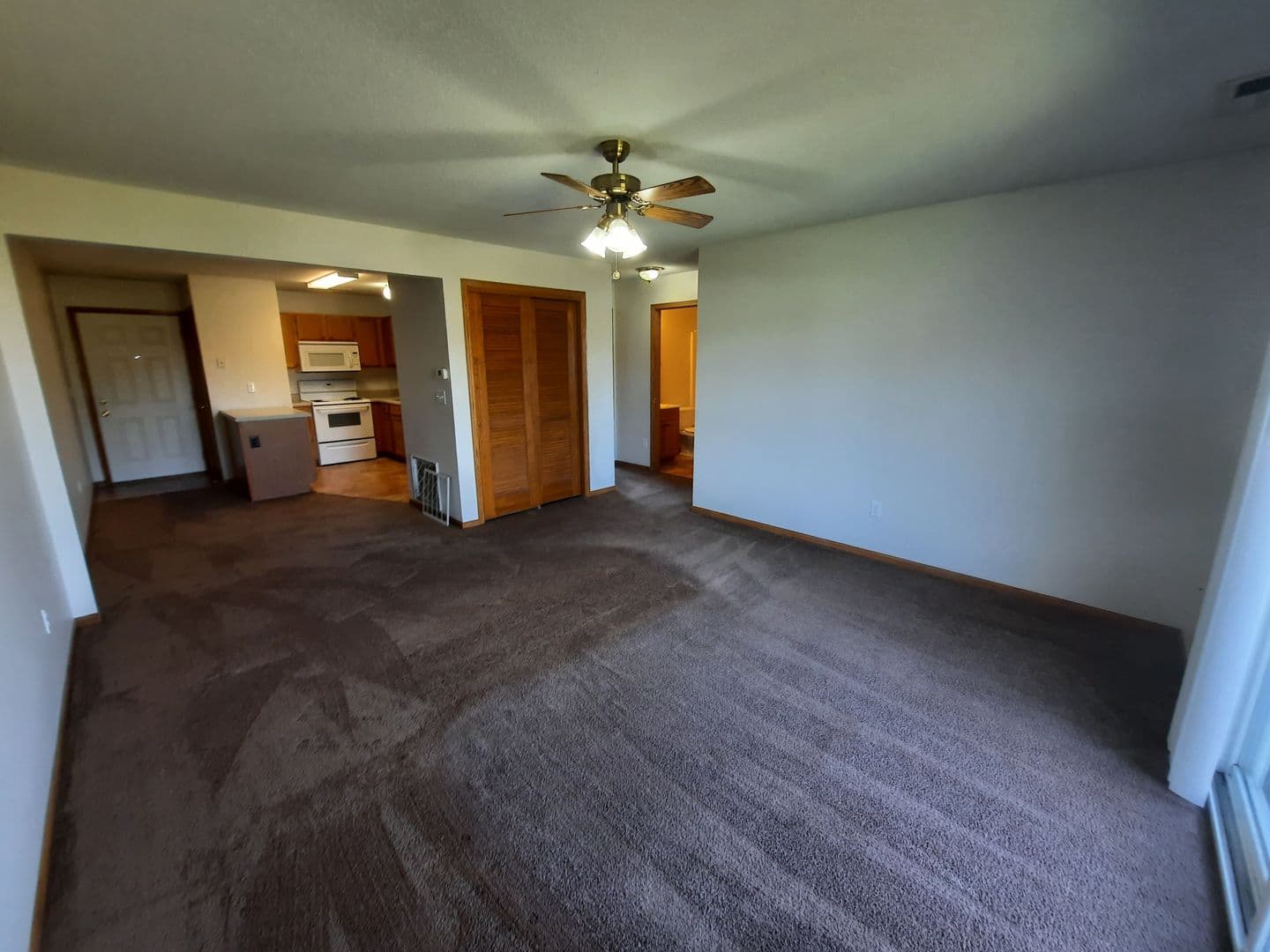 Bondurant Apartment: 906 Washington Avenue Southeast