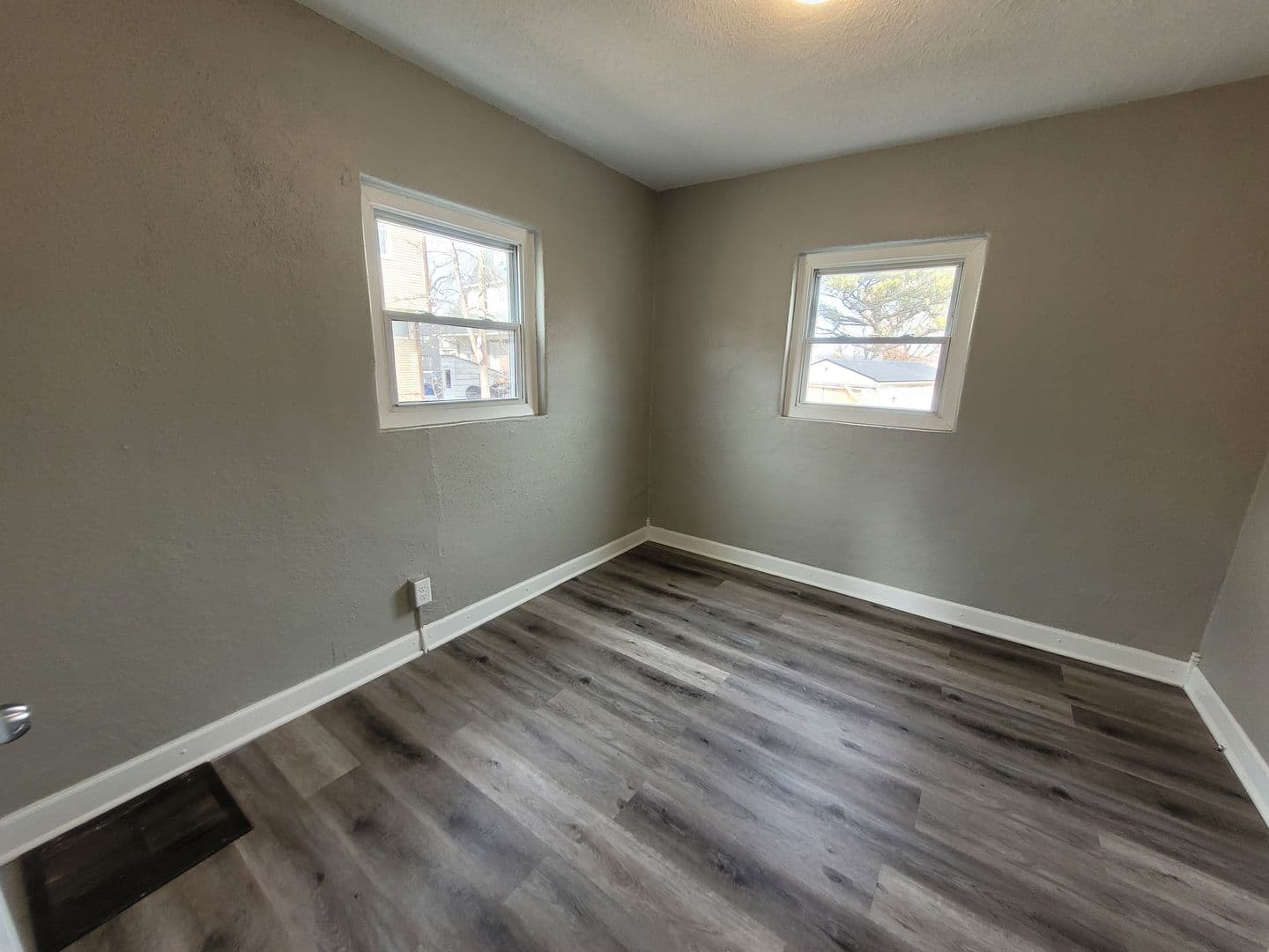 Des Moines House: 1964 Arlington Avenue