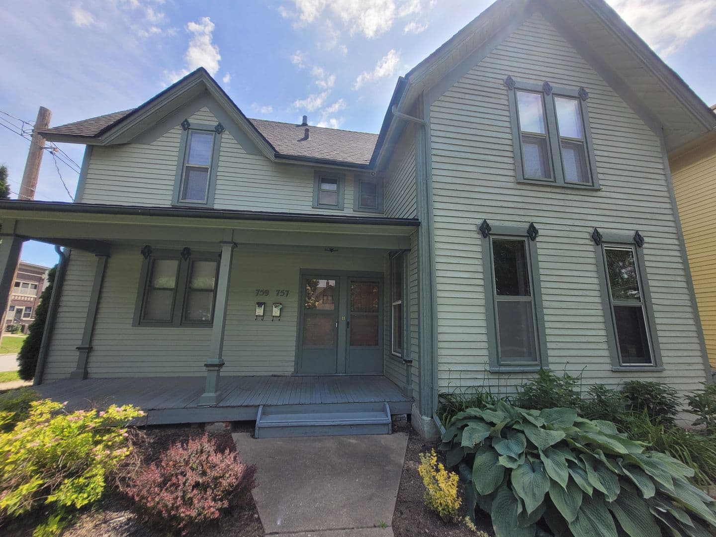 Des Moines Apartment: 757-759 17th Street