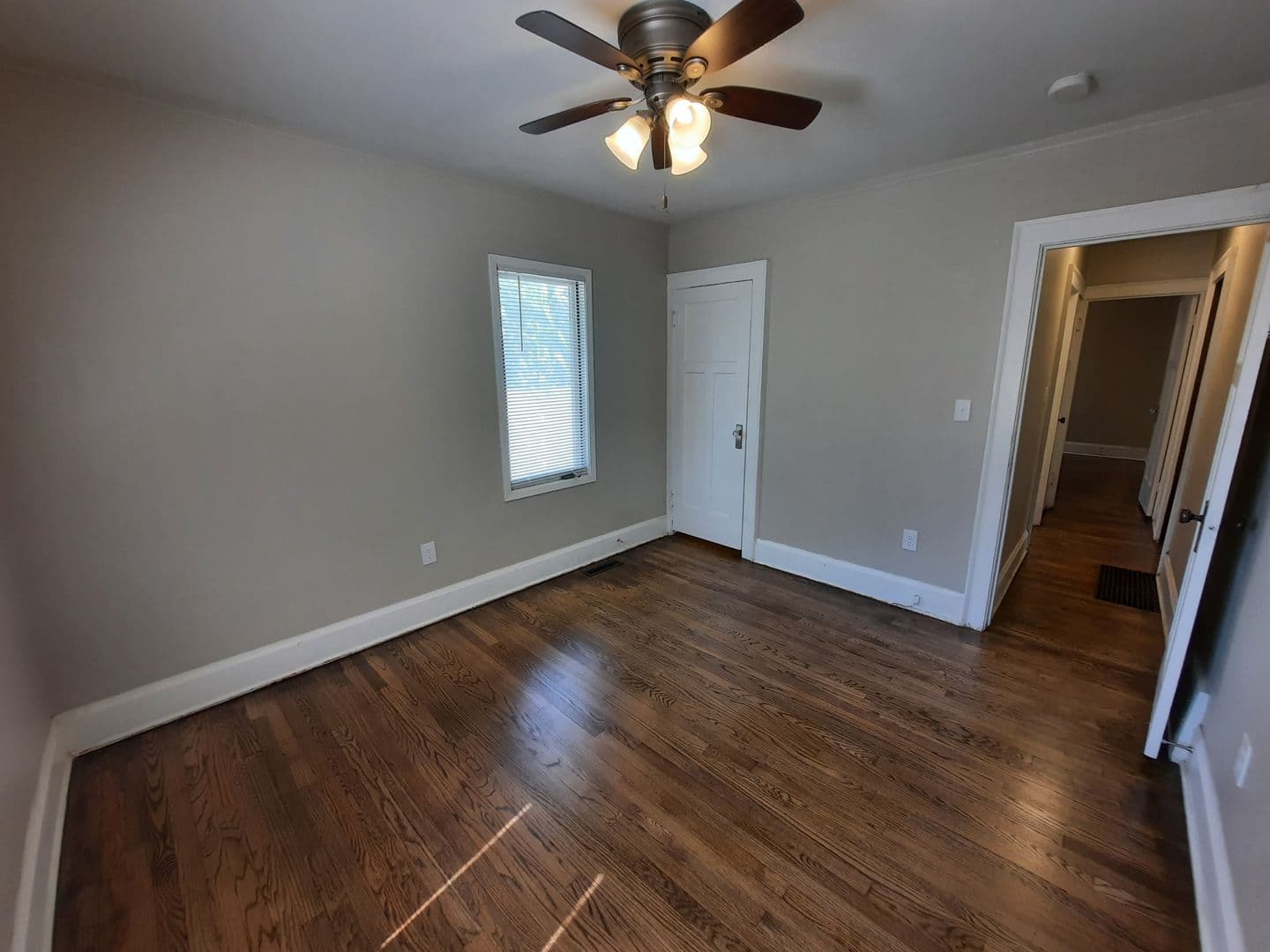 Des Moines House: 2726 Des Moines Street