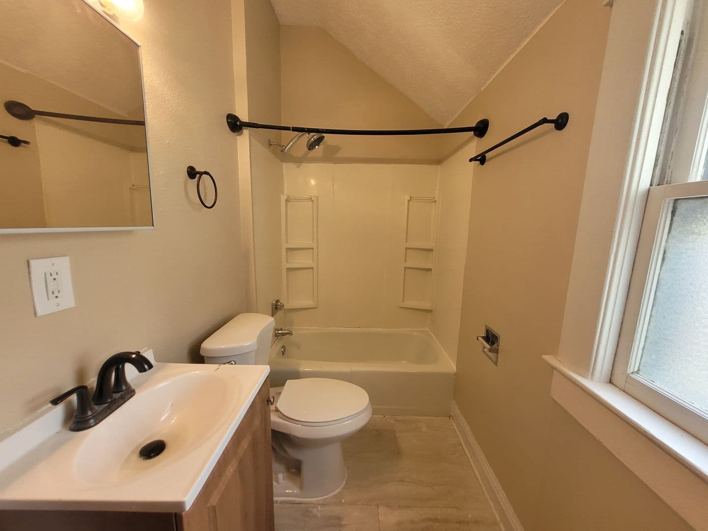 Des Moines Apartment: 757-759 17th Street