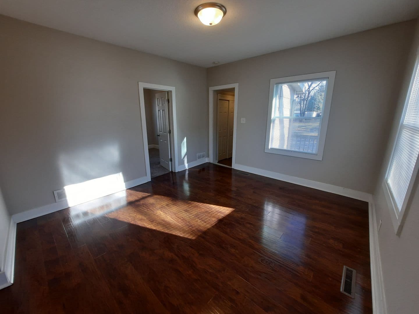 Des Moines House: 3814 8th Place