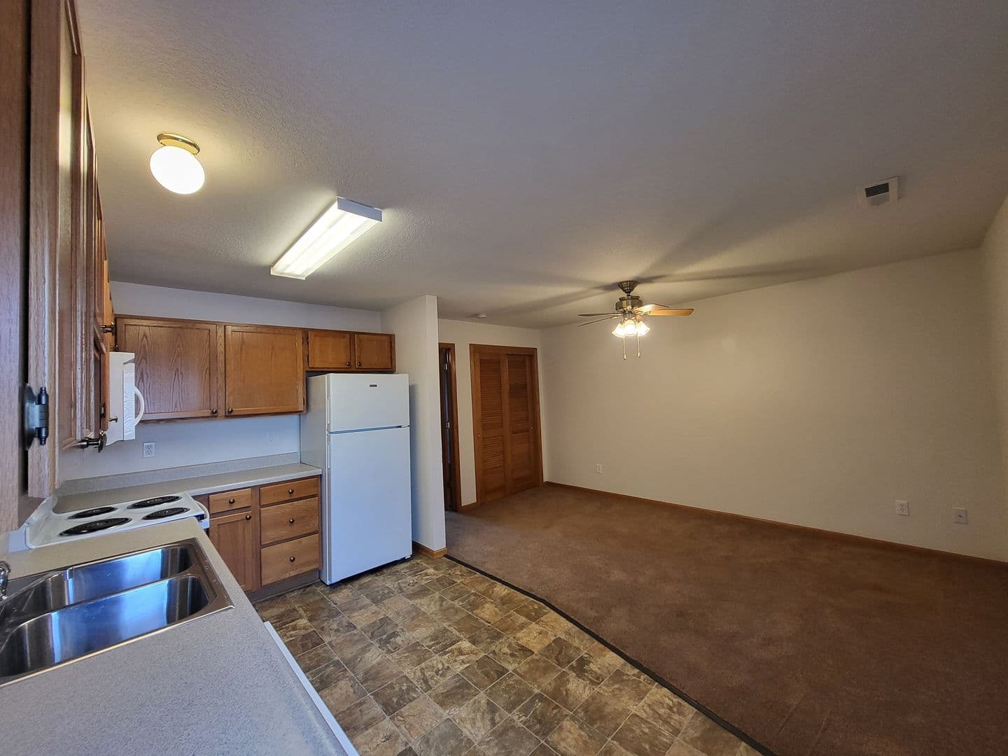 Bondurant Apartment: 906 Washington Avenue Southeast