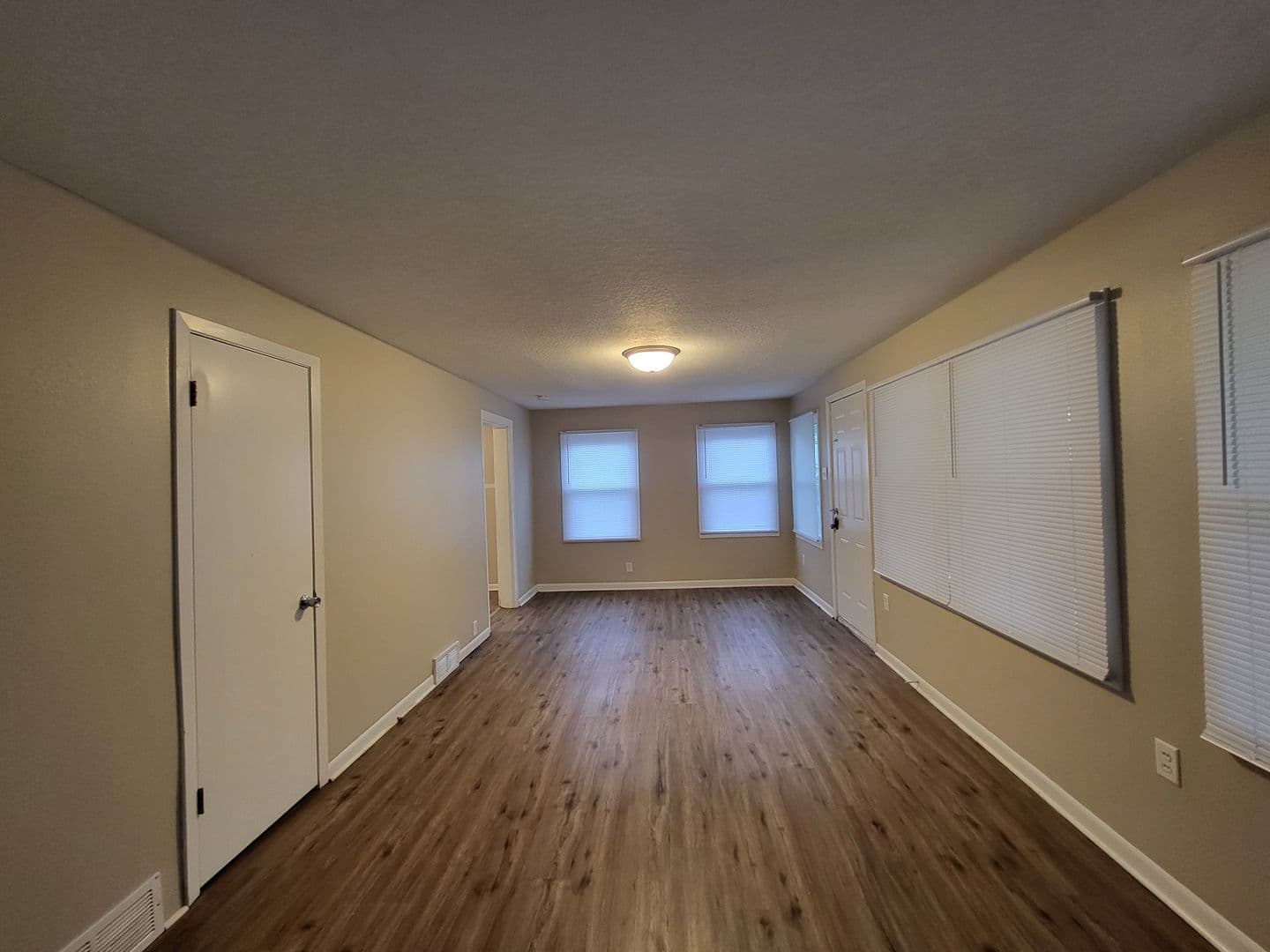 Des Moines House: 2201 Maple Street