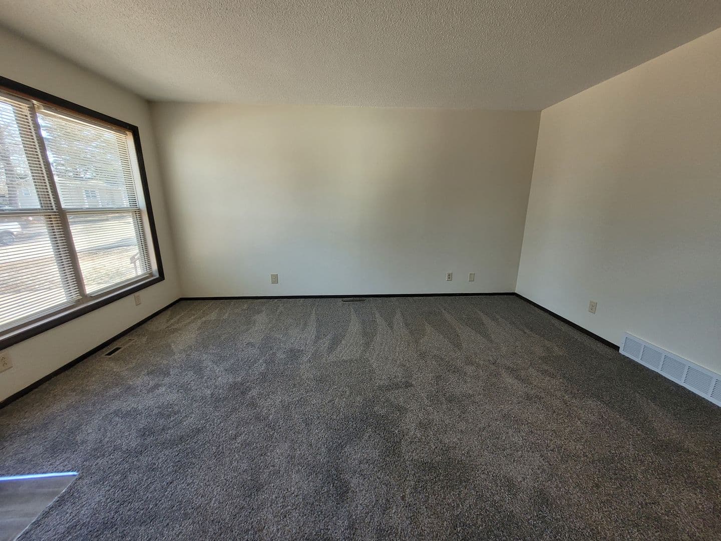Des Moines Apartment: 3810-3812 SW 3rd Street