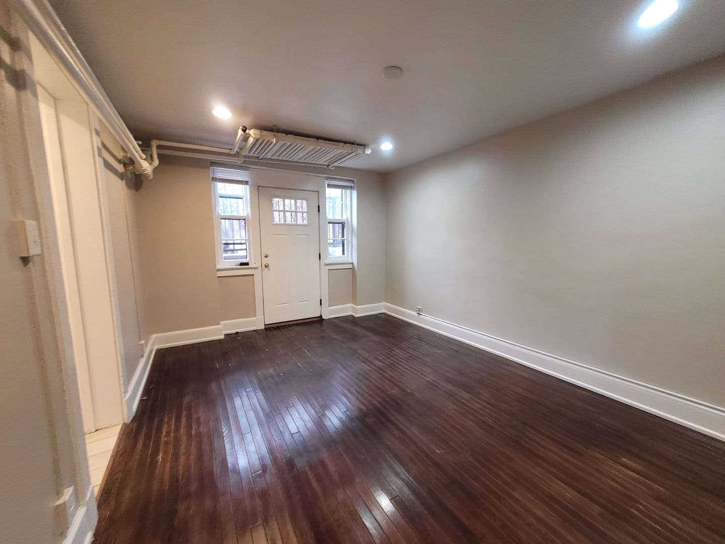 Des Moines Apartment: 1534 Woodland Avenue #B1