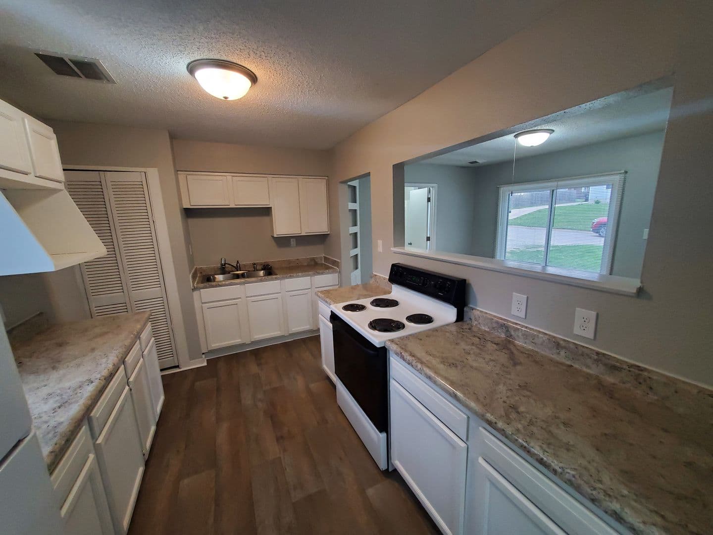 Des Moines House: 215 Leland Avenue