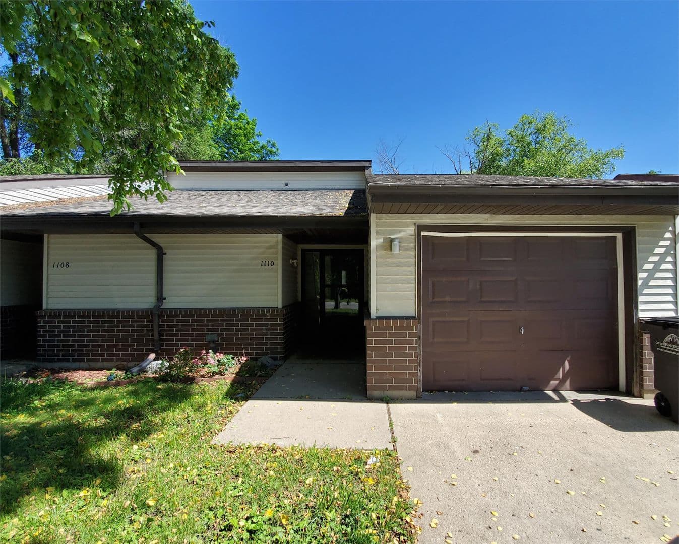 Des Moines Apartment: 1108-1110 East McKinley Avenue