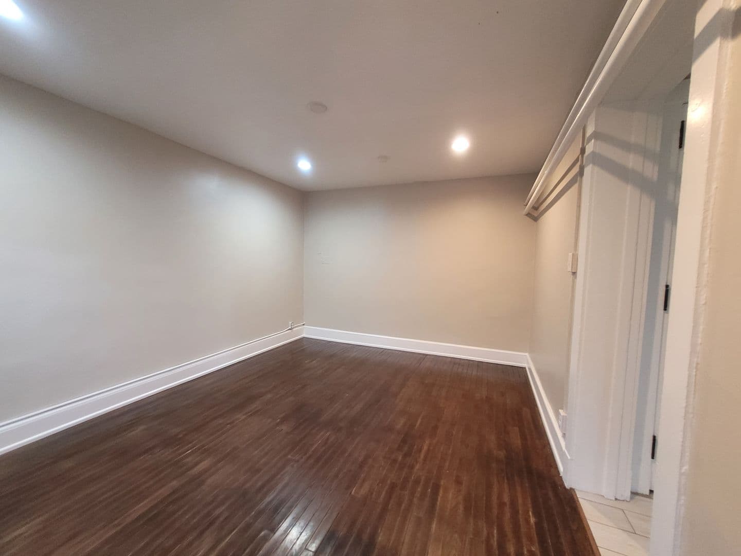 Des Moines Apartment: 1534 Woodland Avenue #B1