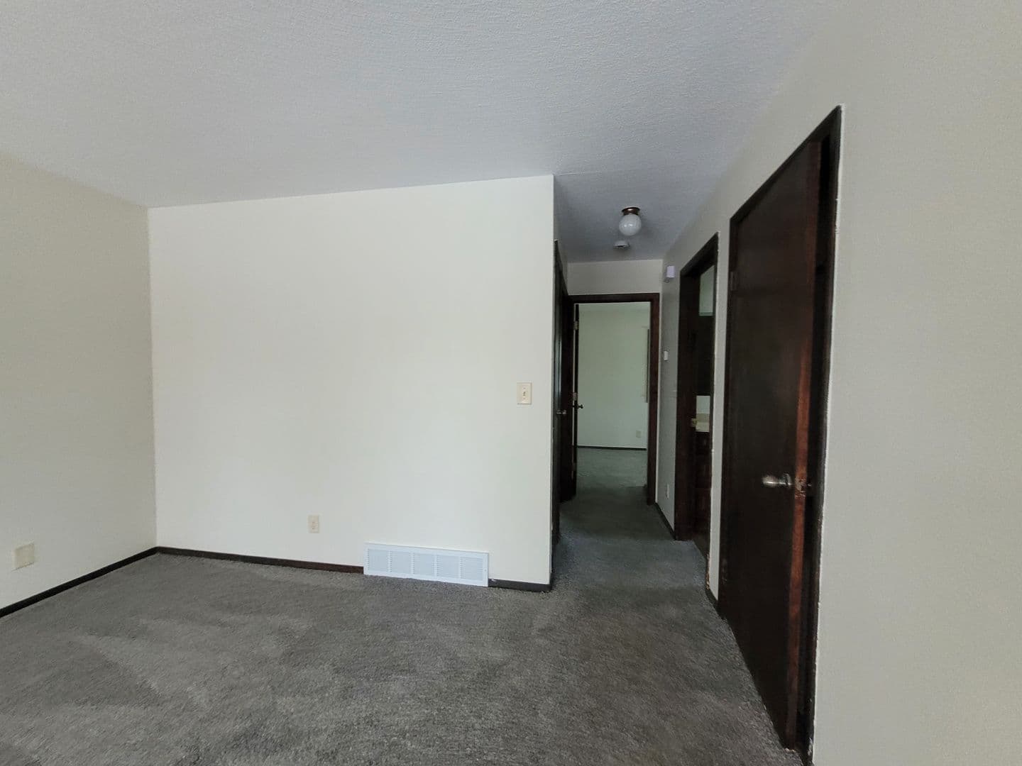 Des Moines Apartment: 3810-3812 SW 3rd Street