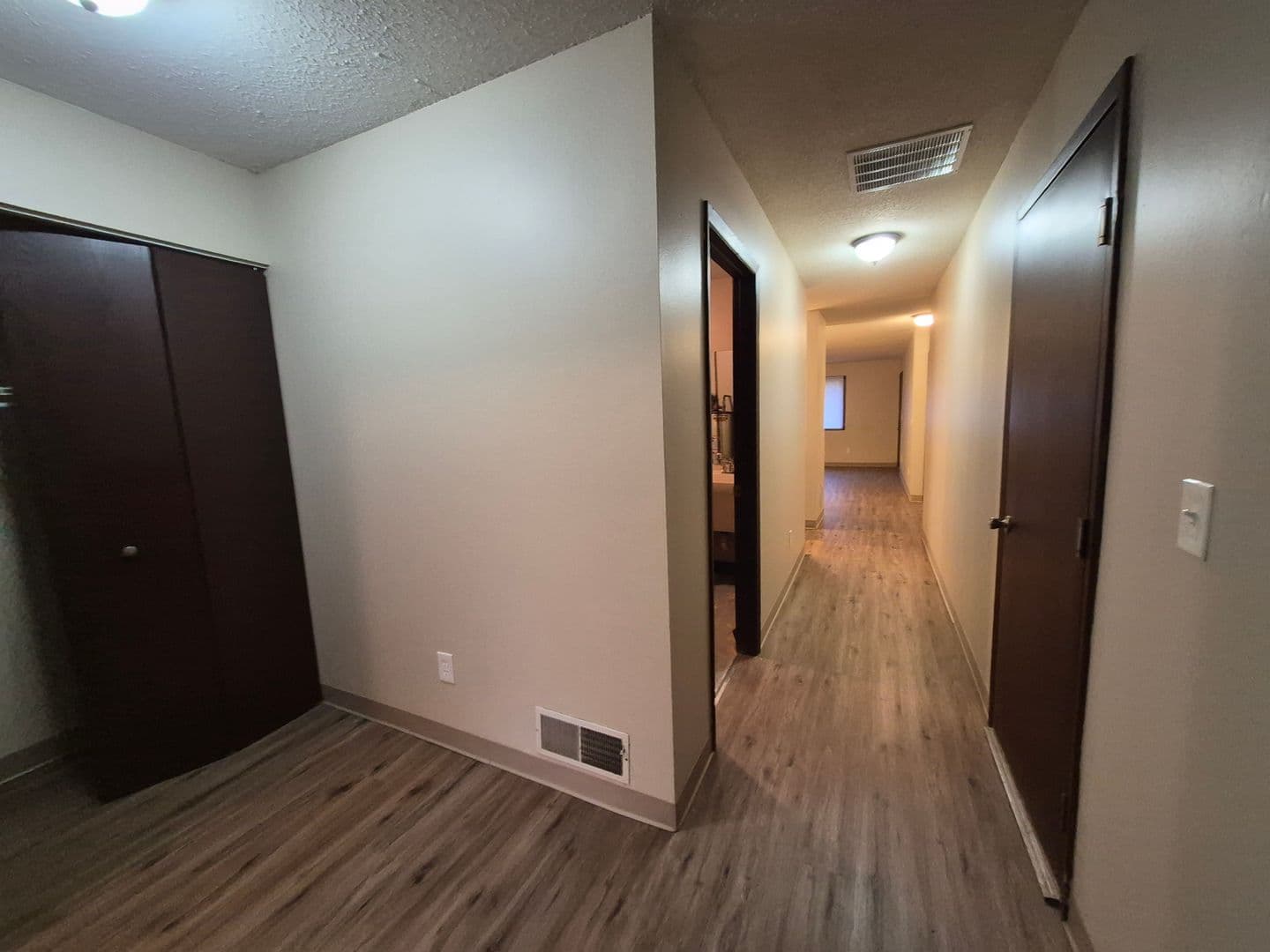 Des Moines Apartment: 1108-1110 East McKinley Avenue