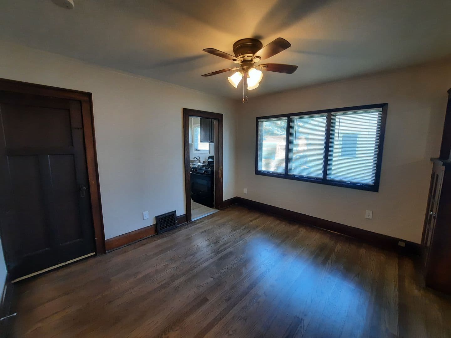Des Moines House: 2726 Des Moines Street