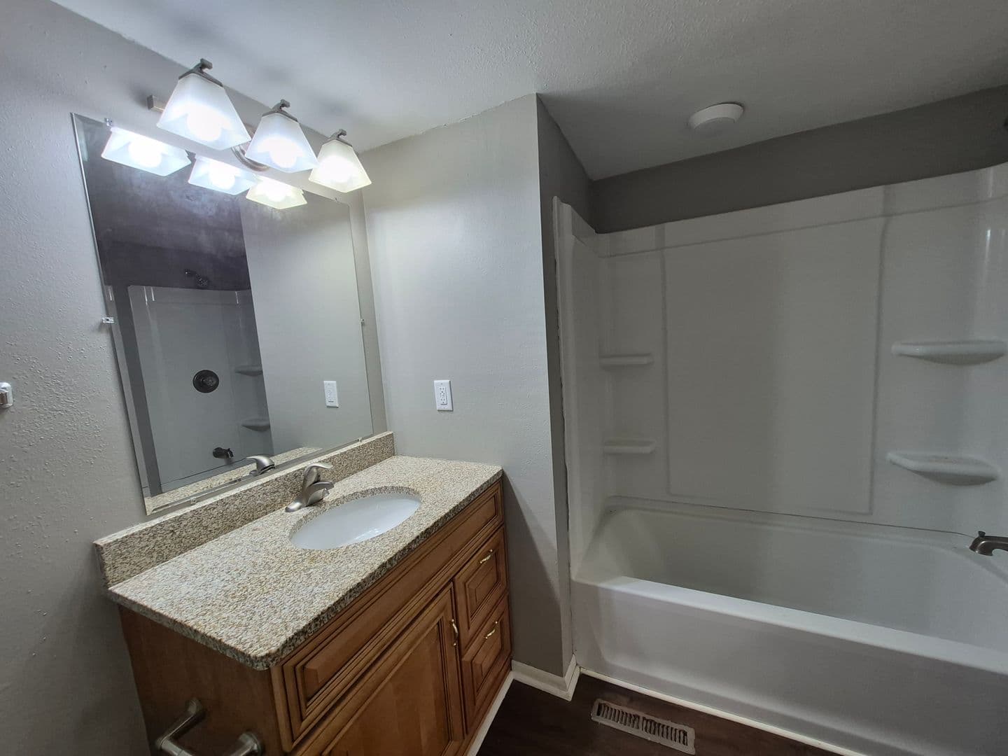 Des Moines House: 2632 Boyd Street