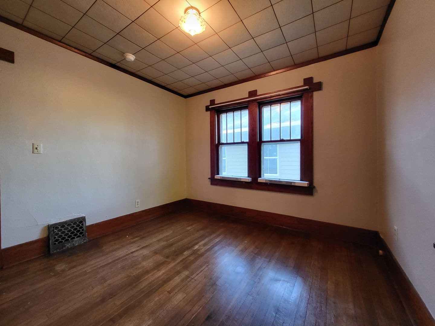 Des Moines House: 1615 Jefferson Avenue