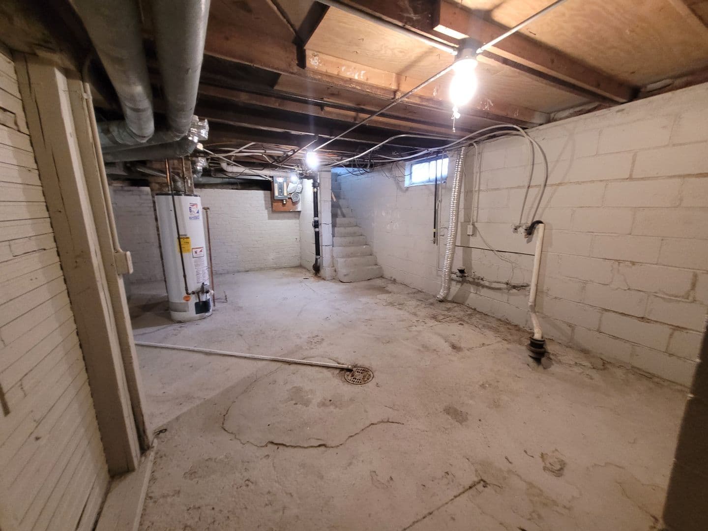 Des Moines House: 2201 Maple Street
