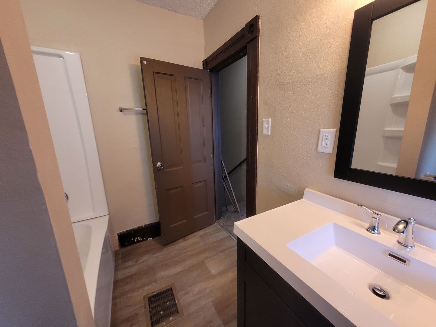 Des Moines Apartment: 757-759 17th Street