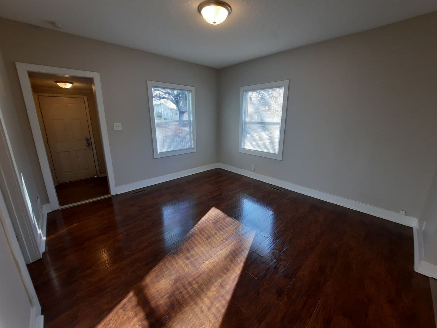 Des Moines House: 3814 8th Place