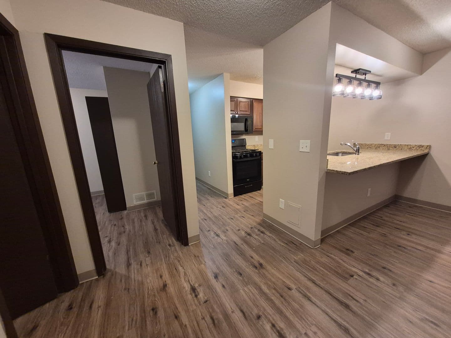 Des Moines Apartment: 1108-1110 East McKinley Avenue