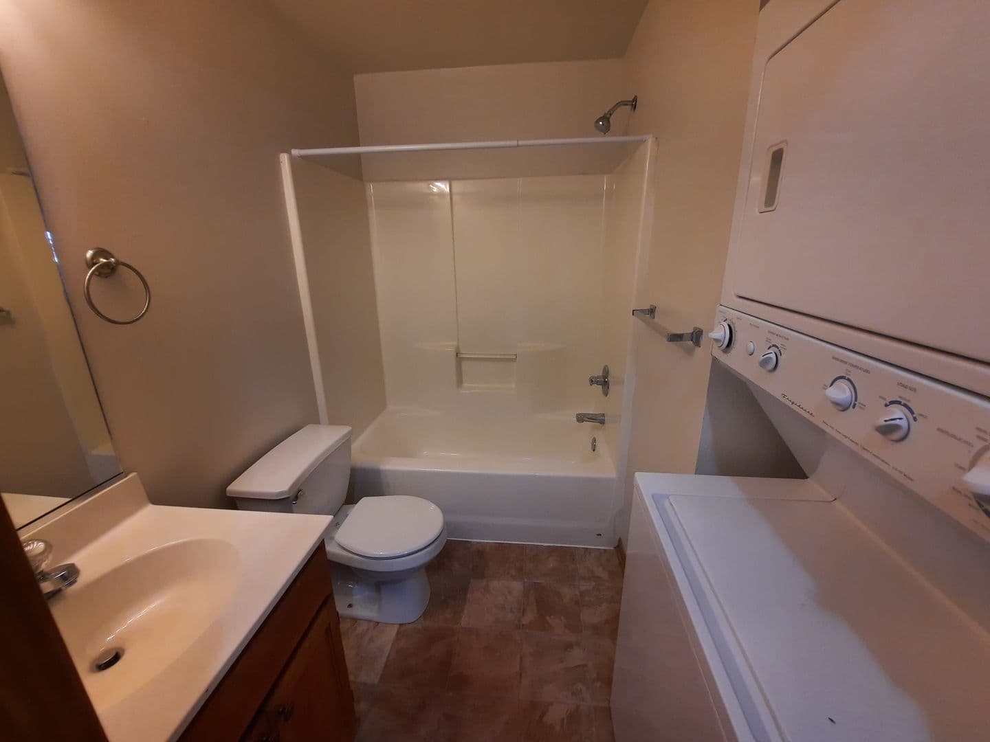 Bondurant Apartment: 906 Washington Avenue Southeast