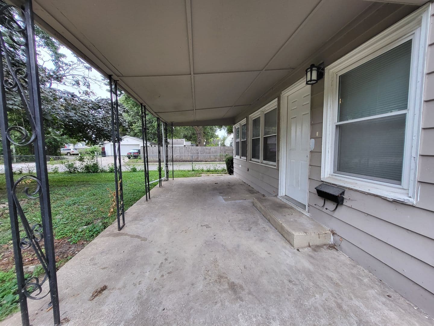 Des Moines House: 2201 Maple Street