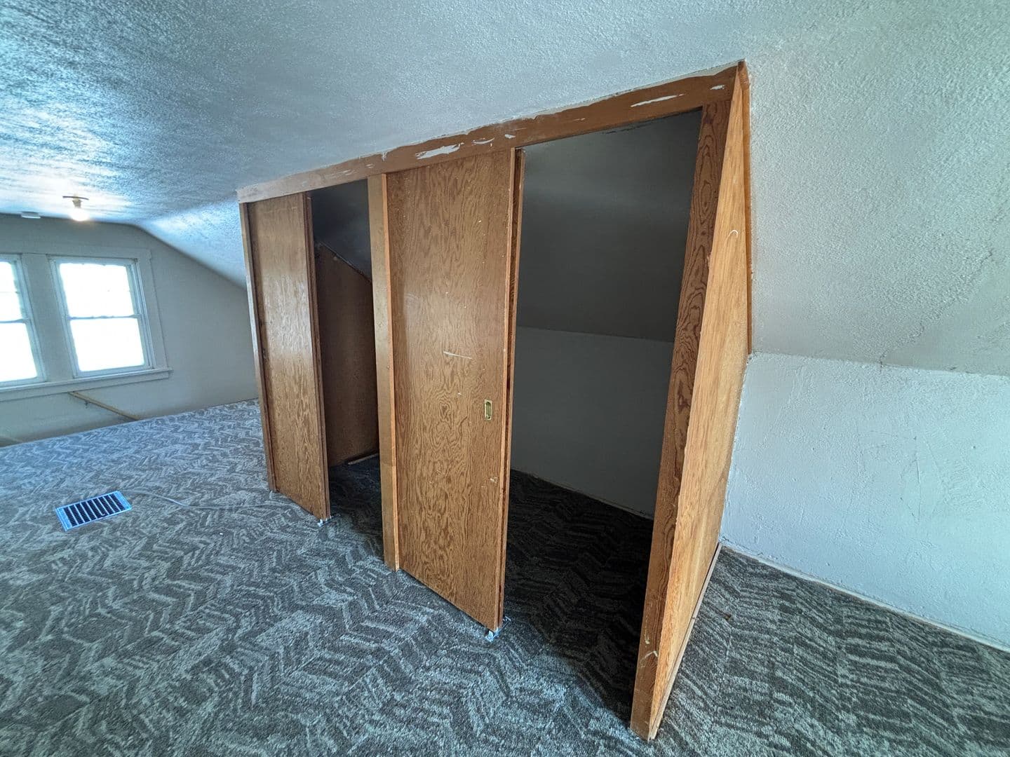 Des Moines House: 1410 Wilson Avenue