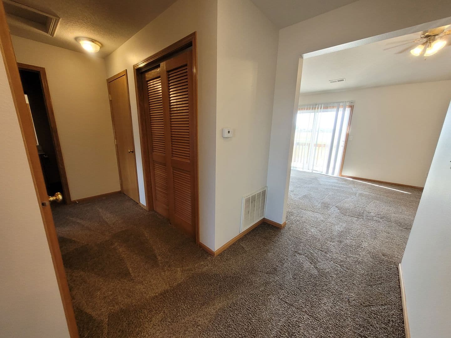 Bondurant Apartment: 906 Washington Avenue Southeast