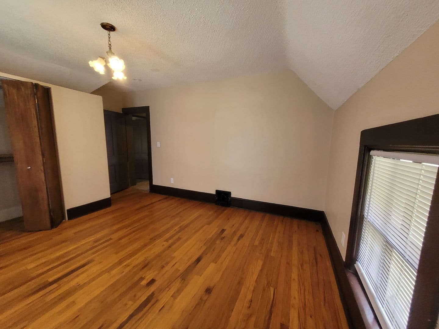 Des Moines Apartment: 757-759 17th Street