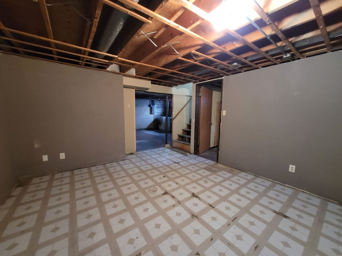 Des Moines Apartment: 3810-3812 SW 3rd Street