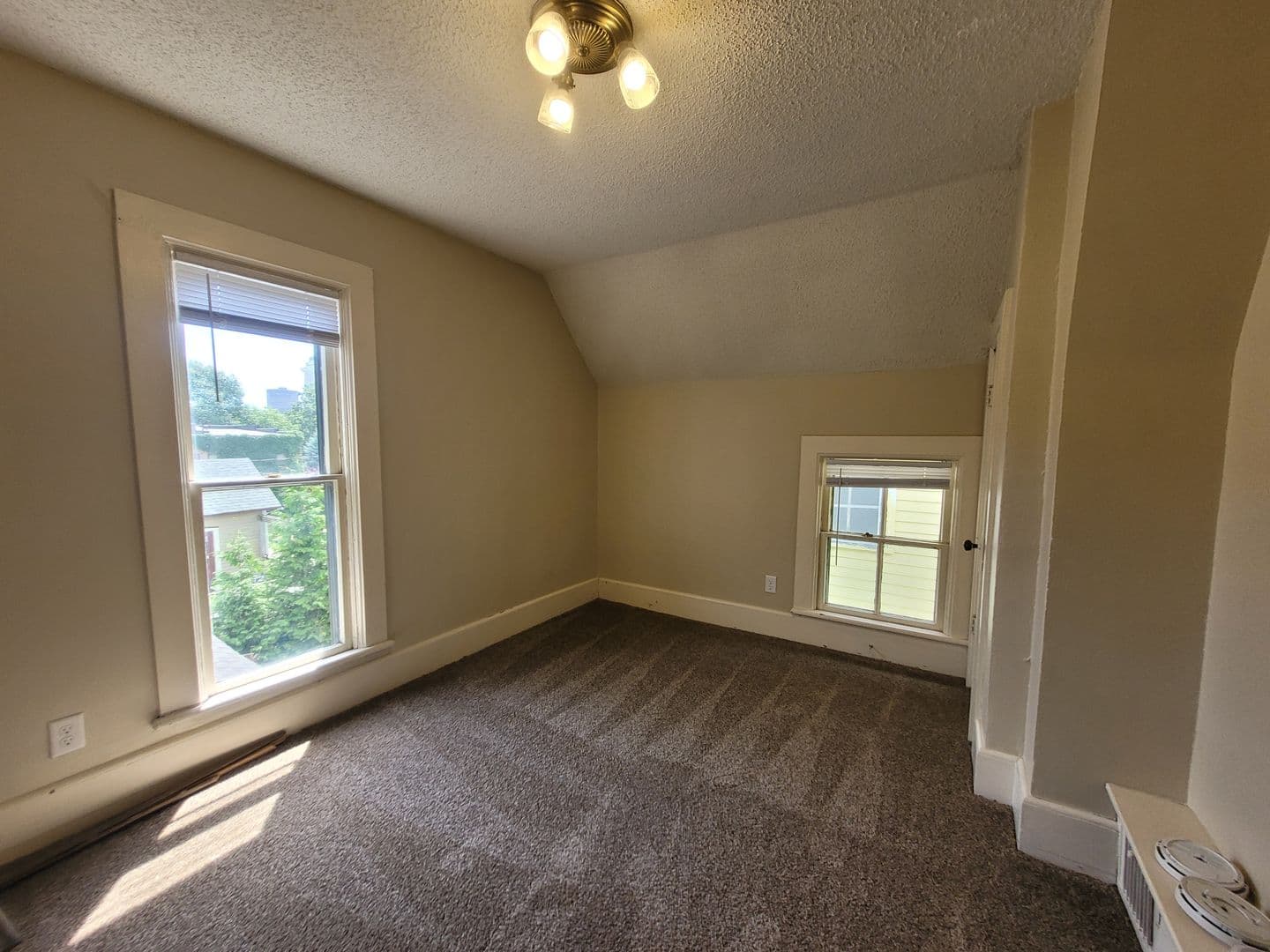 Des Moines Apartment: 757-759 17th Street