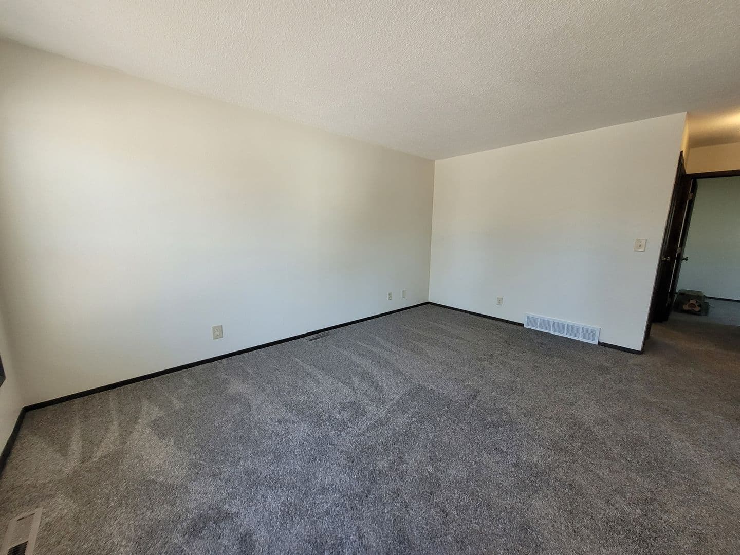 Des Moines Apartment: 3810-3812 SW 3rd Street