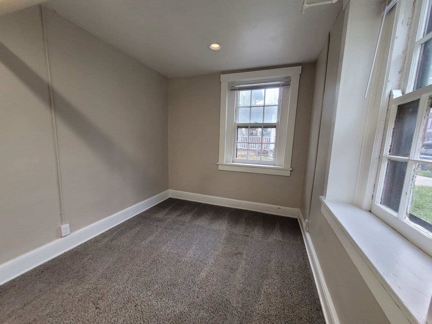 Des Moines Apartment: 1534 Woodland Avenue #B1