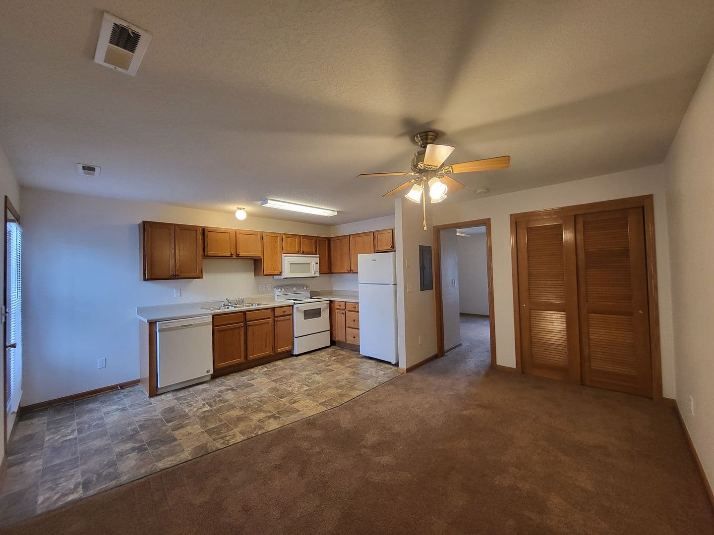 Bondurant Apartment: 906 Washington Avenue Southeast