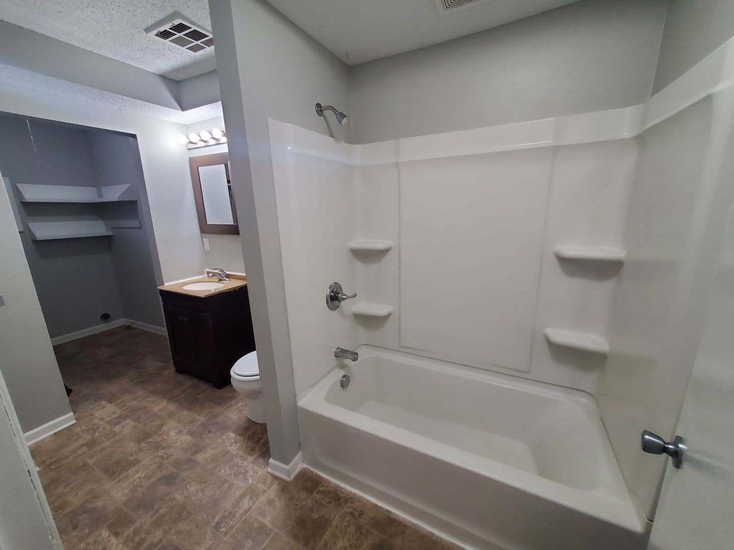 Des Moines House: 215 Leland Avenue
