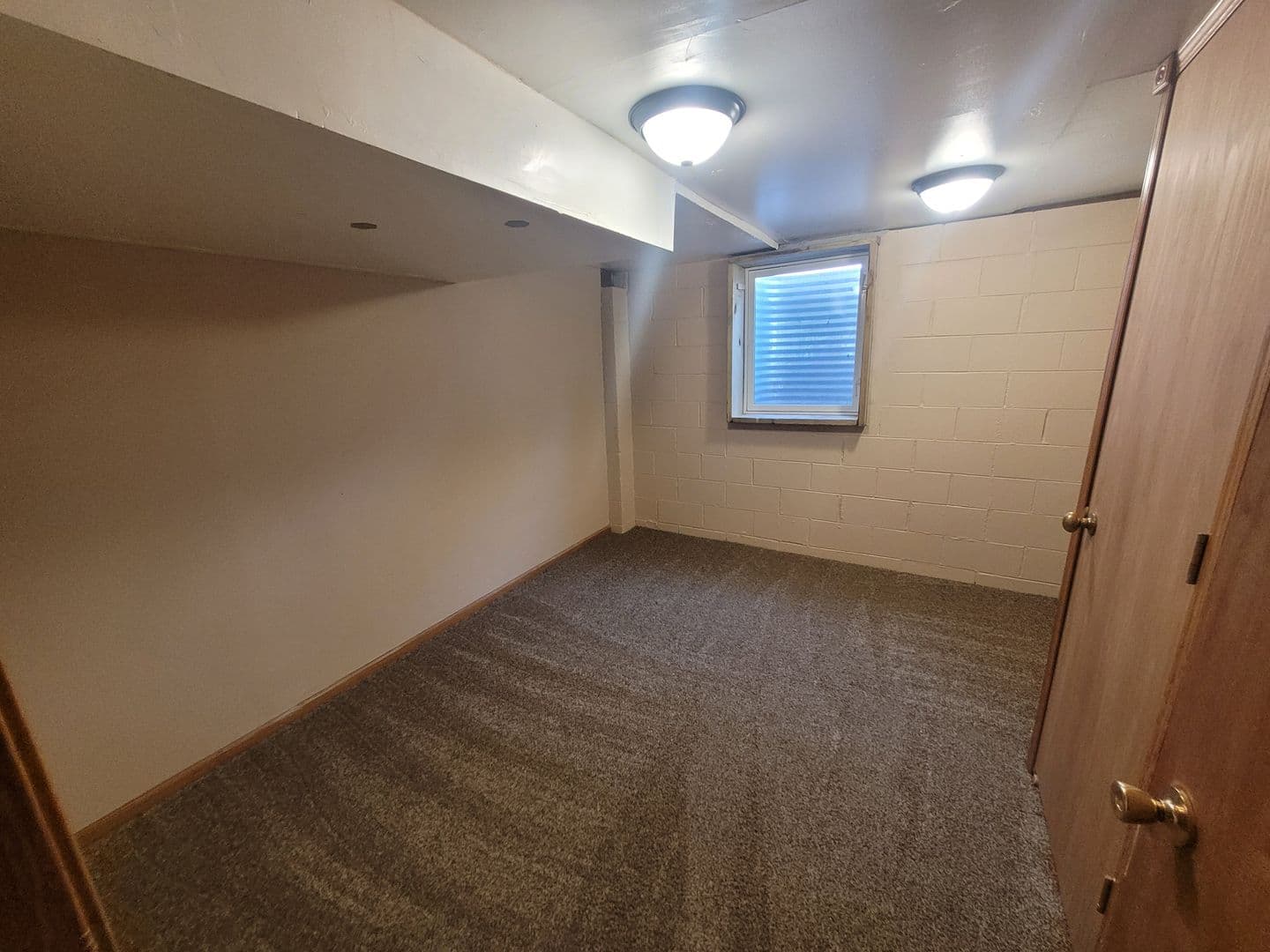 Des Moines House: 2209 East 40th Street