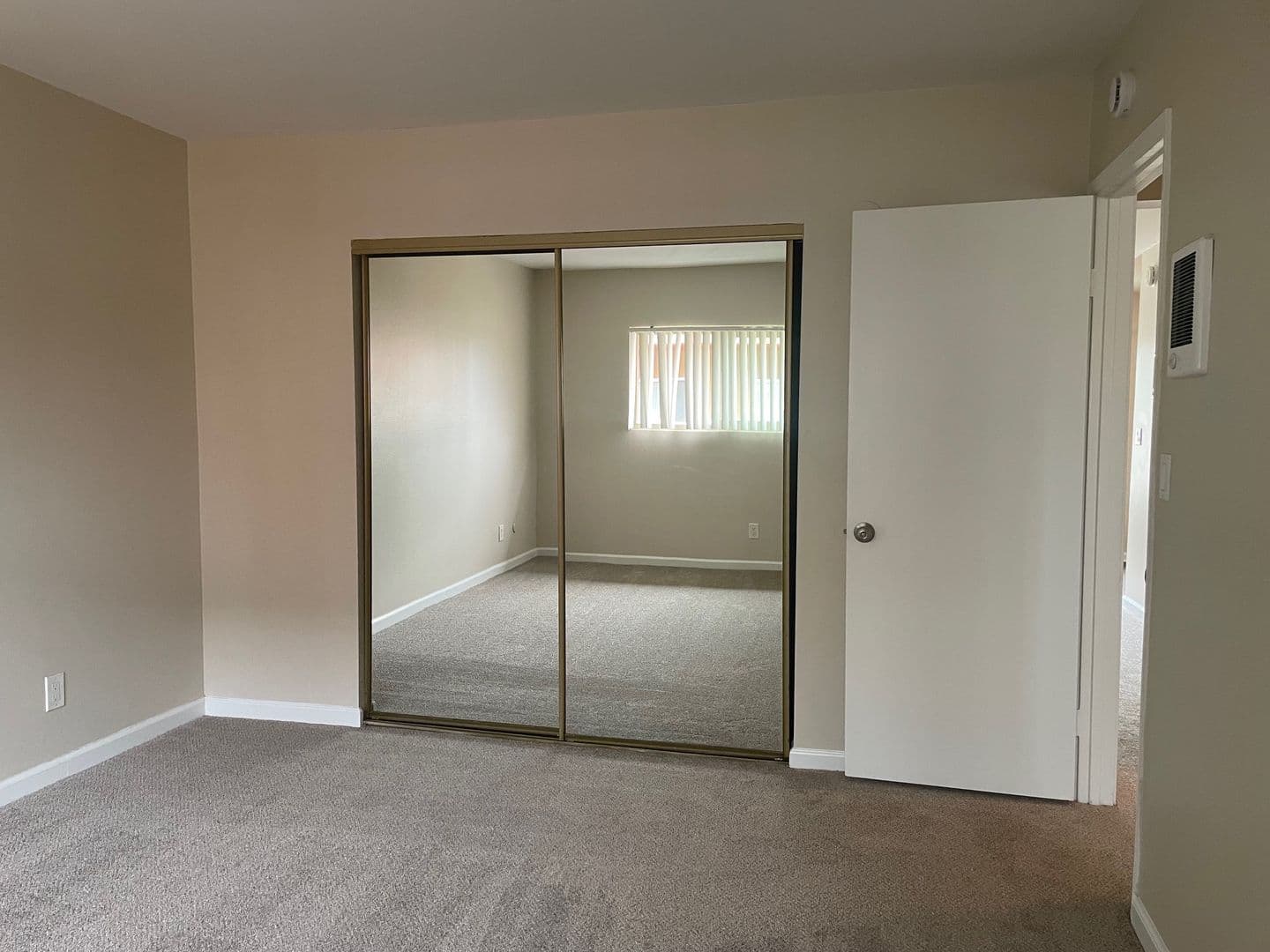 National City Apartment: 900 Palm Avenue