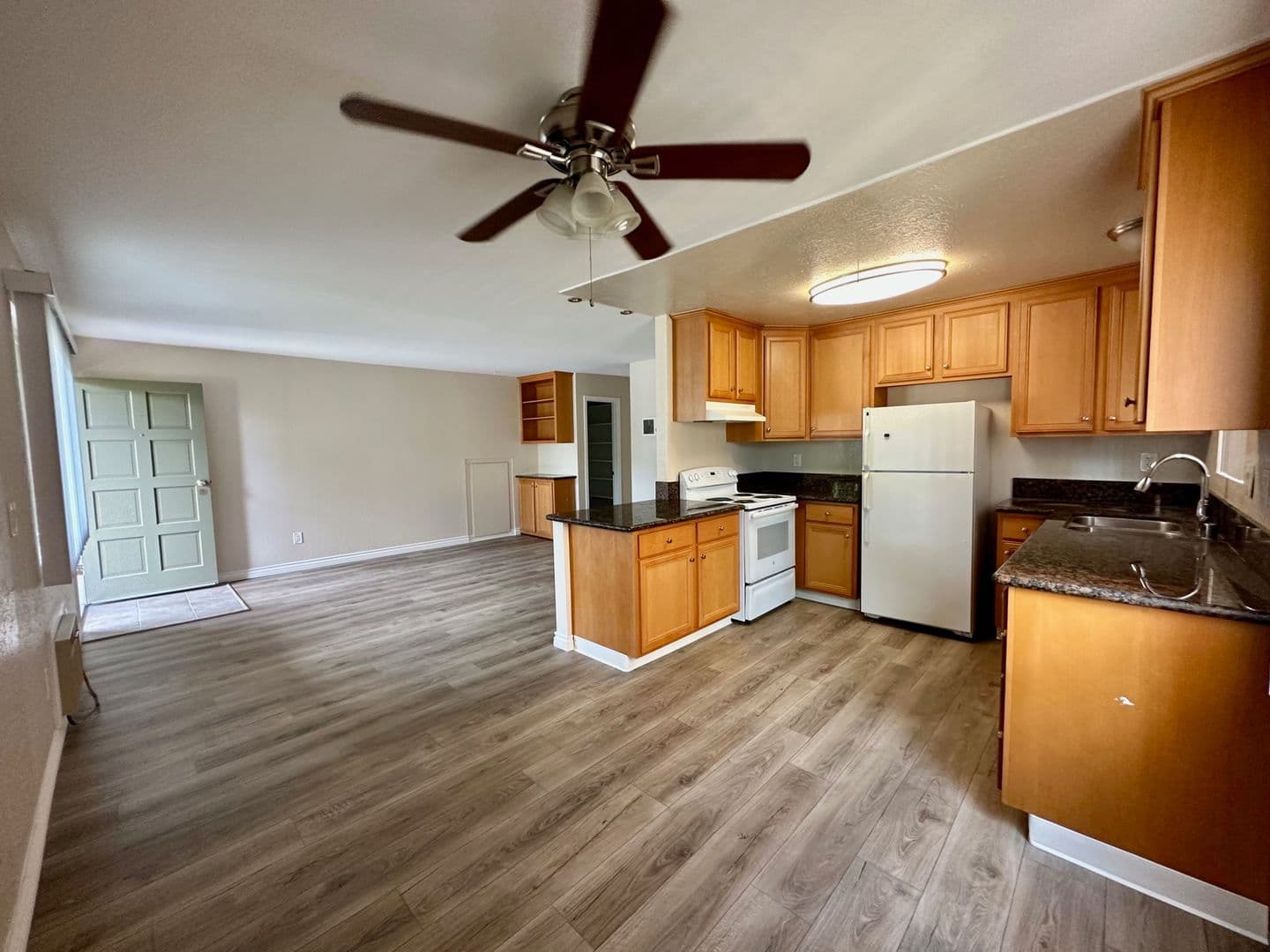 San Diego Apartment: 7827-7867 Stalmer Street