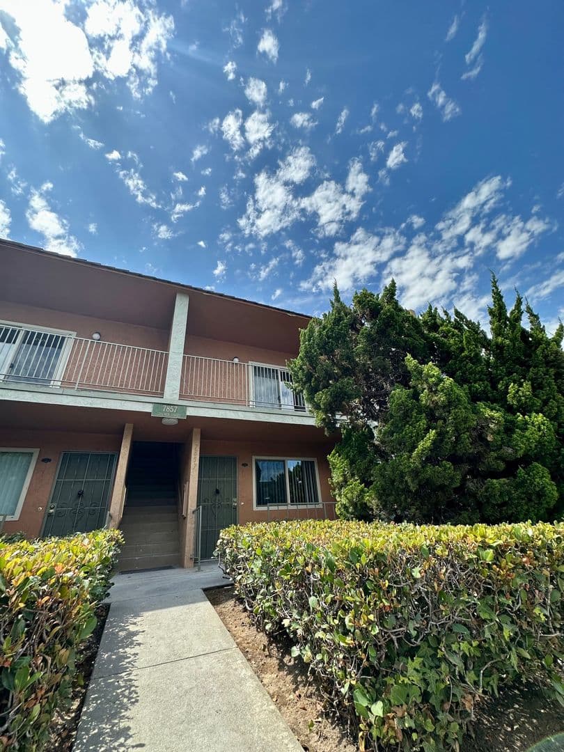 San Diego Apartment: 7827-7867 Stalmer Street