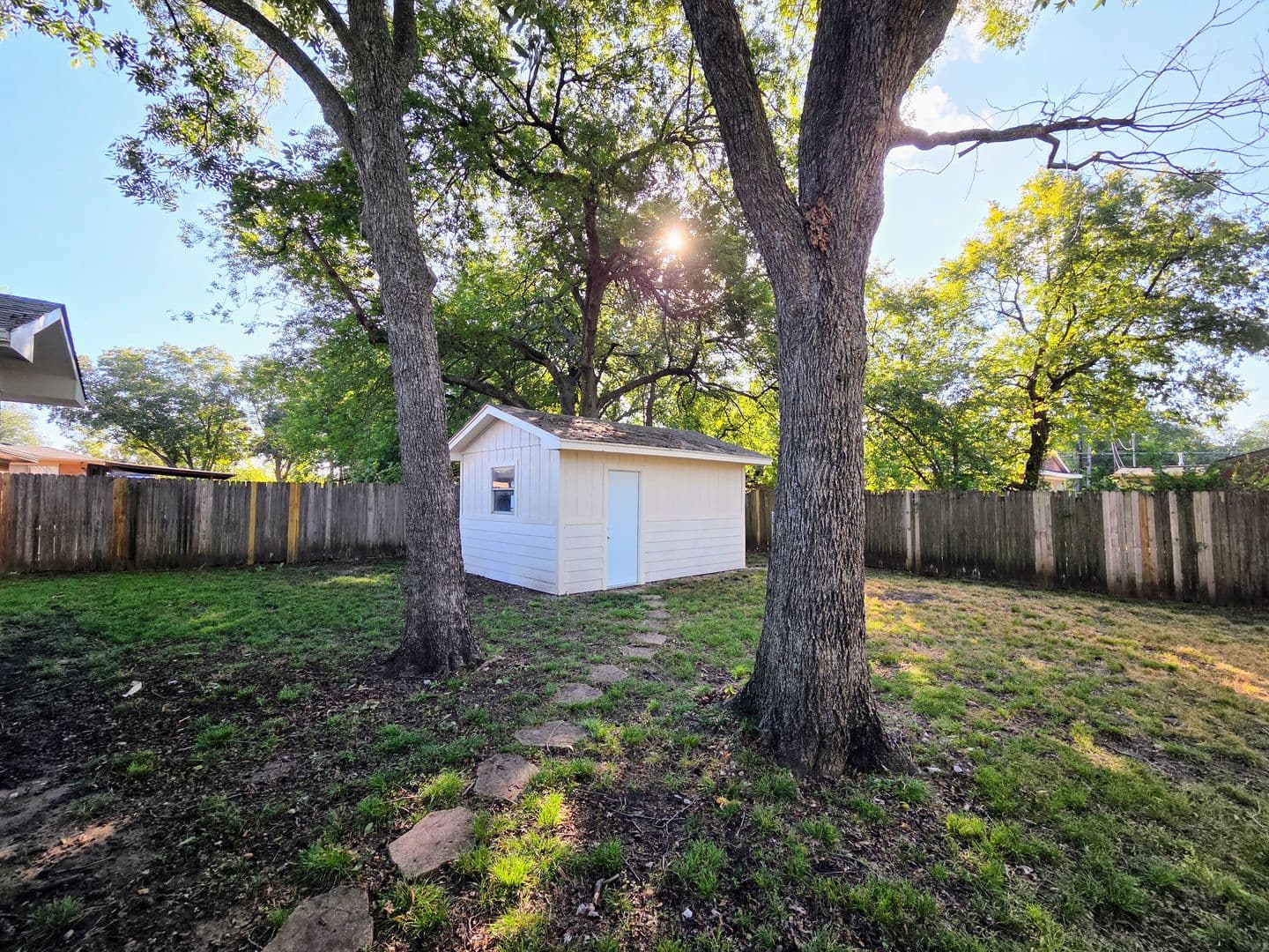 Sherman House: 424 W Anita St