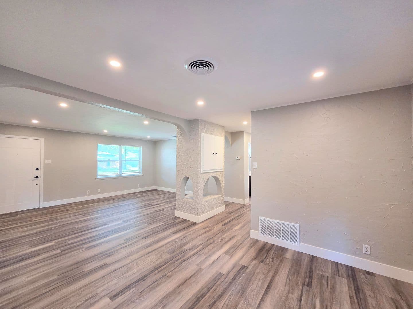 Sherman House: 424 W Anita St